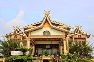 Seniman Riau Tuntut Pengelolaan Anjungan Idrus Tintin